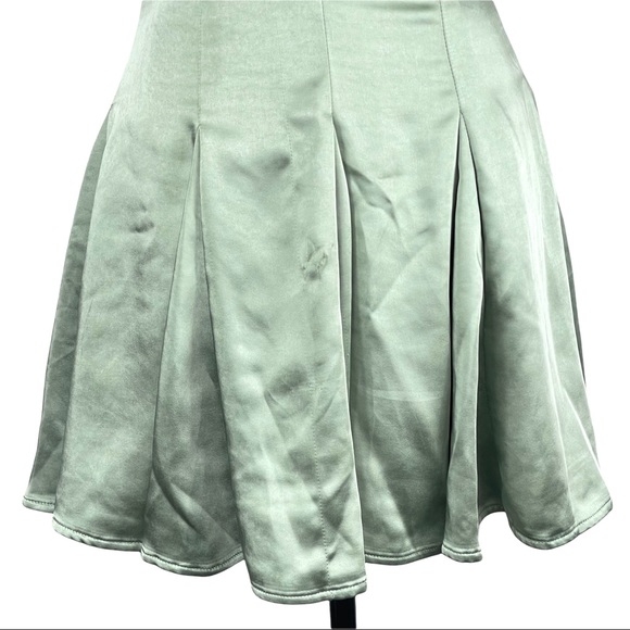 Lovers and Friends Brynlee Dress - Picture 7 of 12